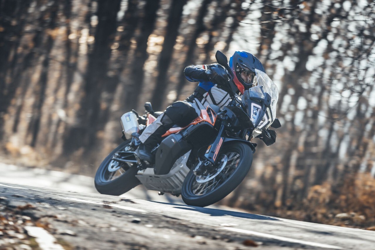 KTM 890 Adventure: crossover senza limiti